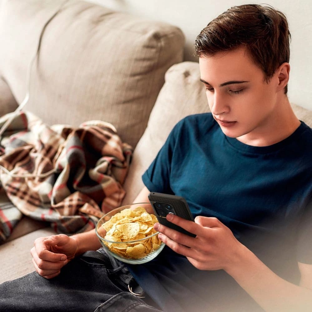 Etui Spigen Liquid Air OnePlus 10 Pro Matt Fekete - 10