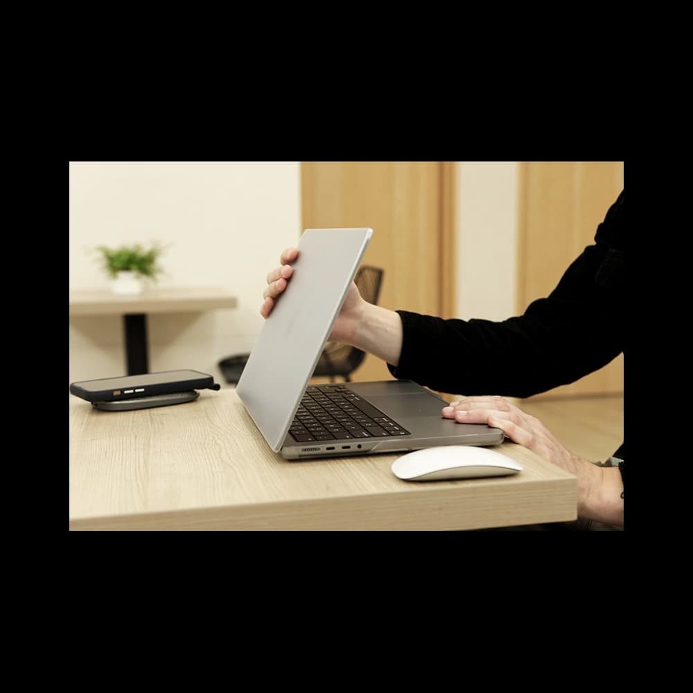 Case Moshi iGlaze Hardshell Apple MacBook Pro 14" 2021-2025 (M1/M2/M3/M4/M5) (Stealth Clear) - 11