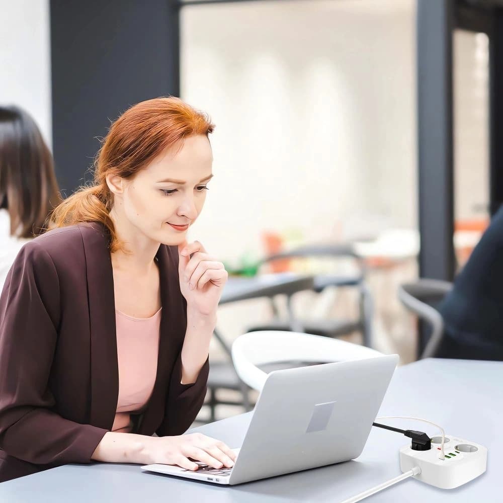 Tech-Protect PCS3X4 Napájecí prodlužovačka 2xUSB-A, 2xUSB-C, 3xZásuvka AC 200cm Bílá - 7