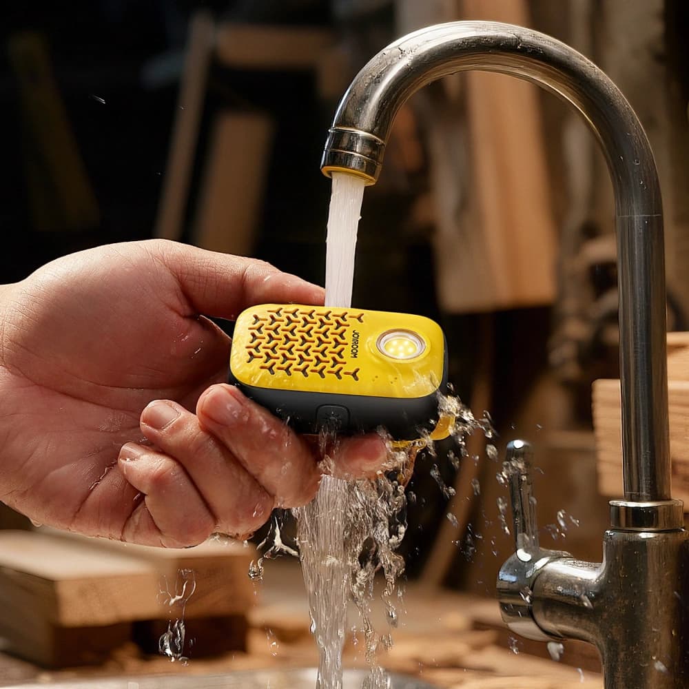 Joyroom Maya JR-MS03 Hordozható Hangszóró IP67 Bluetooth 5.4 Beépített Zseblámpával Sárga - 11