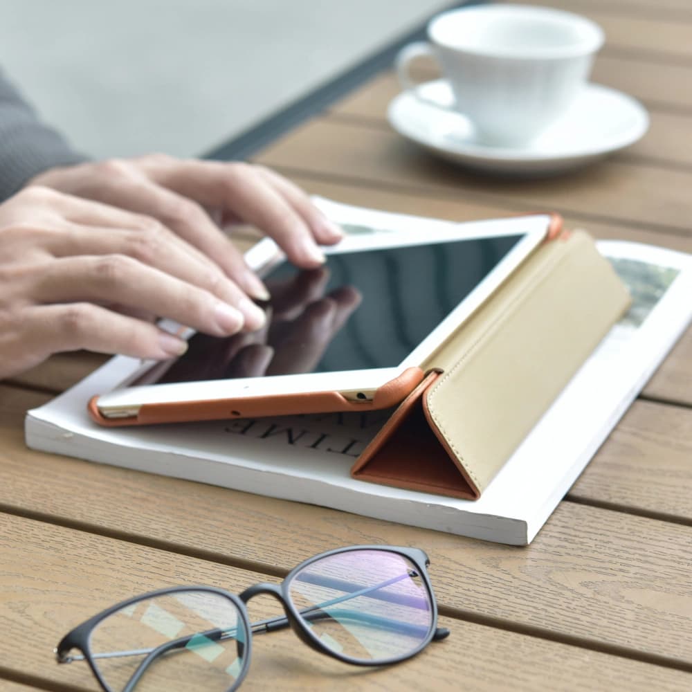 Etui iCarer Leather Folio Apple iPad mini 7.9 2019 (5. generációs) barna - 14